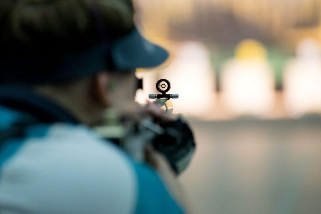 Zieltechnik im Sporteinsatz: Praezision und Kontrolle bei Paintball Waffen