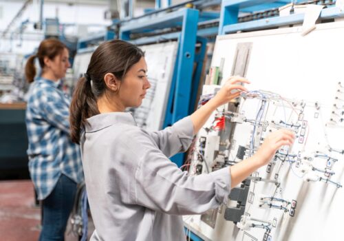 Industrie unter Druck: Kundenwünsche steigen, Margen sinken